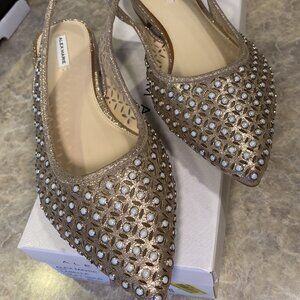 Alex Marie Sandals Size 9 Women's Gold with Pearls All Over, Slingback, low heel